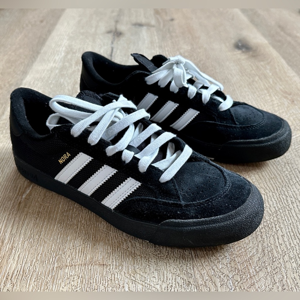 Adidas Nora Shoes (M 6-1/2, W 8) in Black